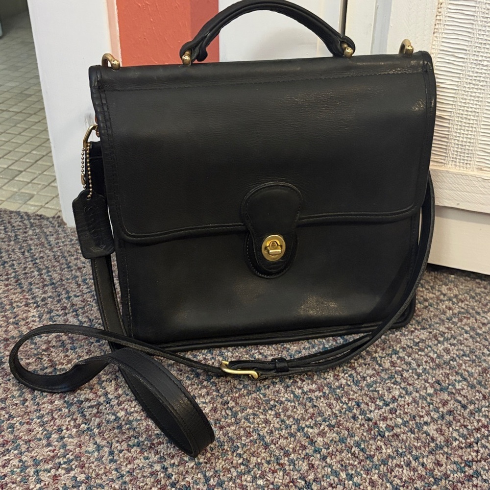 Vintage Coach Willis Leather Crossbody Bag in Black - Picture 2 of 16